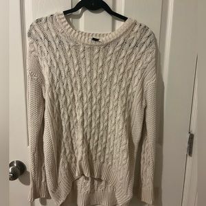 Forever 21 oversized white sweater! Great condition and very comfortable!